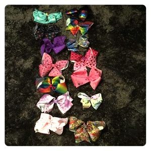 These are Jojo siwa bows they are $6 a piece